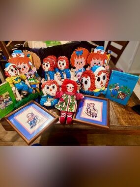 1977 Raggedy Ann doll collection lot . Beautiful pieces Rare* pics signed